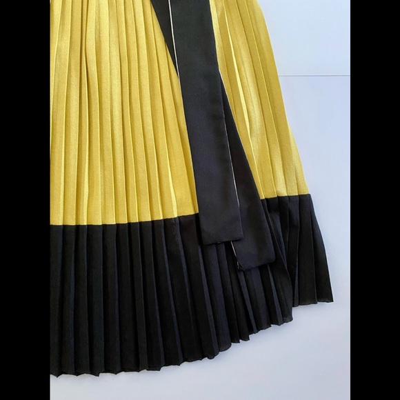 SANDRA ANGELOZZI Color Block Accordion Dress Medium - Picture 6 of 8